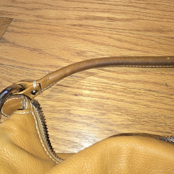 Authentic Marc Jacobs Camel Buckle Bag - Picture 14 of 16